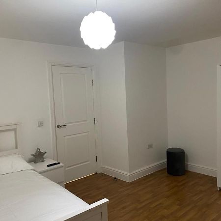 Apartmán Streatham High Street Londýn Exteriér fotografie
